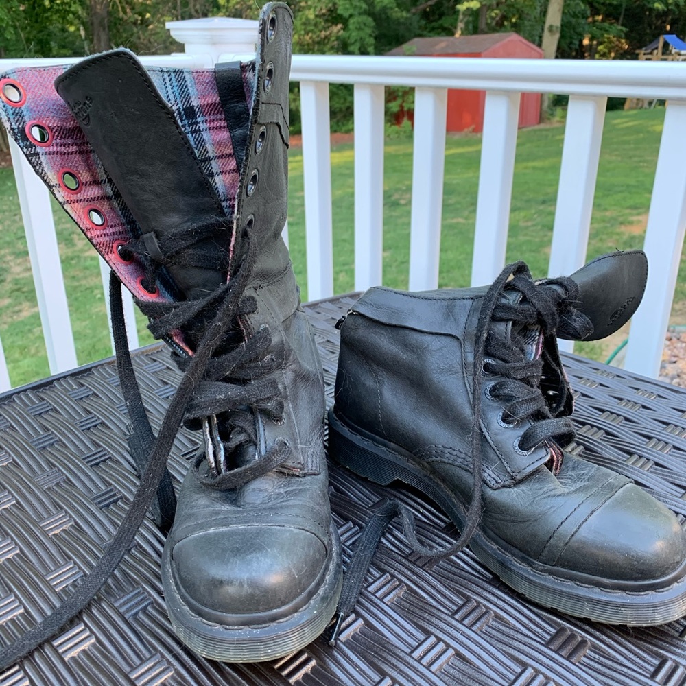 Doc Marten Triumph combat boots